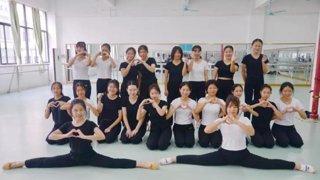  最美的時光遇見你——17幼師五年制班