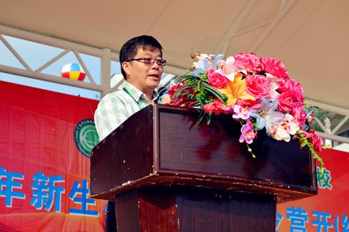 新之源?心之旅——我校隆重舉行2014級新生軍訓開營儀式