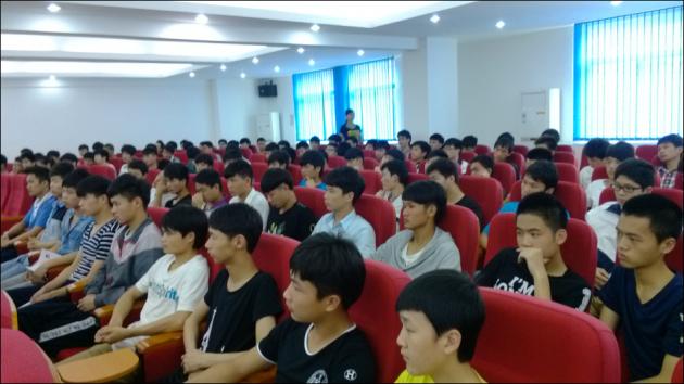 實習就業啟動，我校舉辦多次招聘專場宣講會