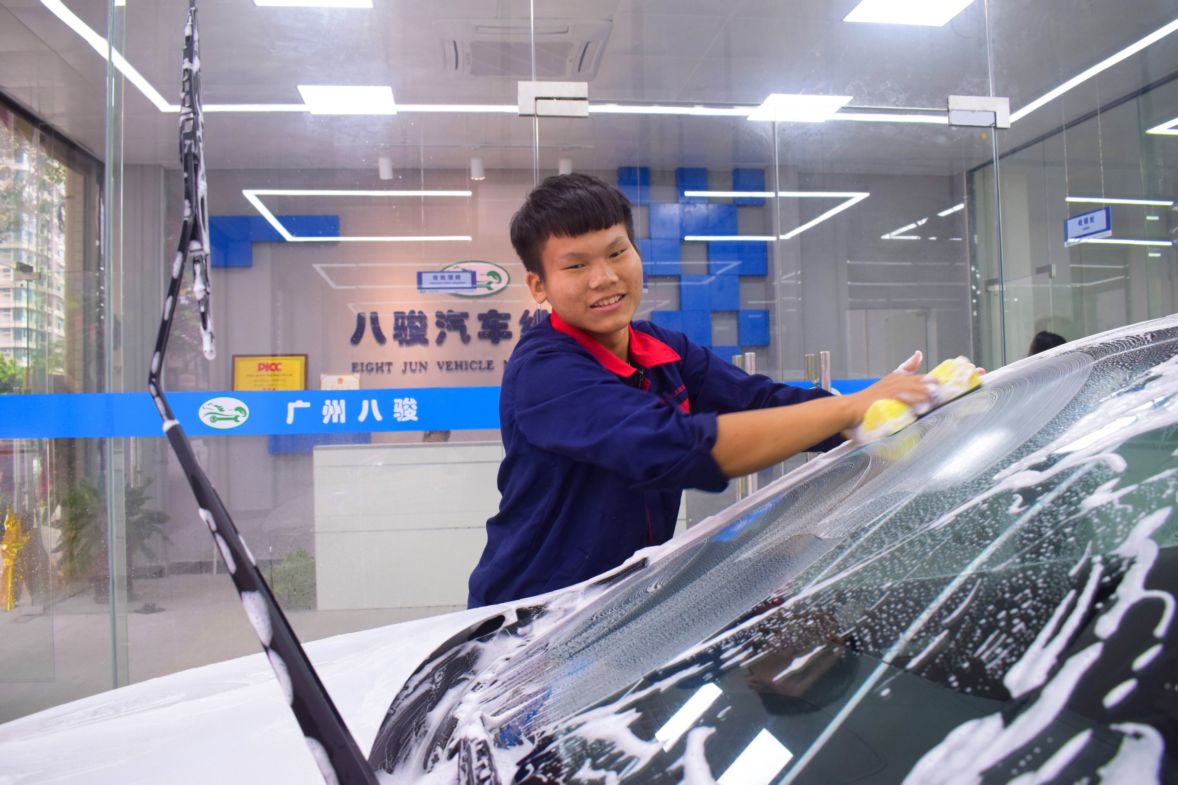 汽車工程系校企合作實訓基地--廣州八駿汽車服務有限公司