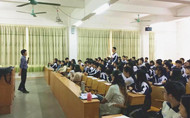 高新經貿系攜手萬旭集團舉辦首屆“萬旭”杯營銷策劃大賽，賽前培訓進行時~