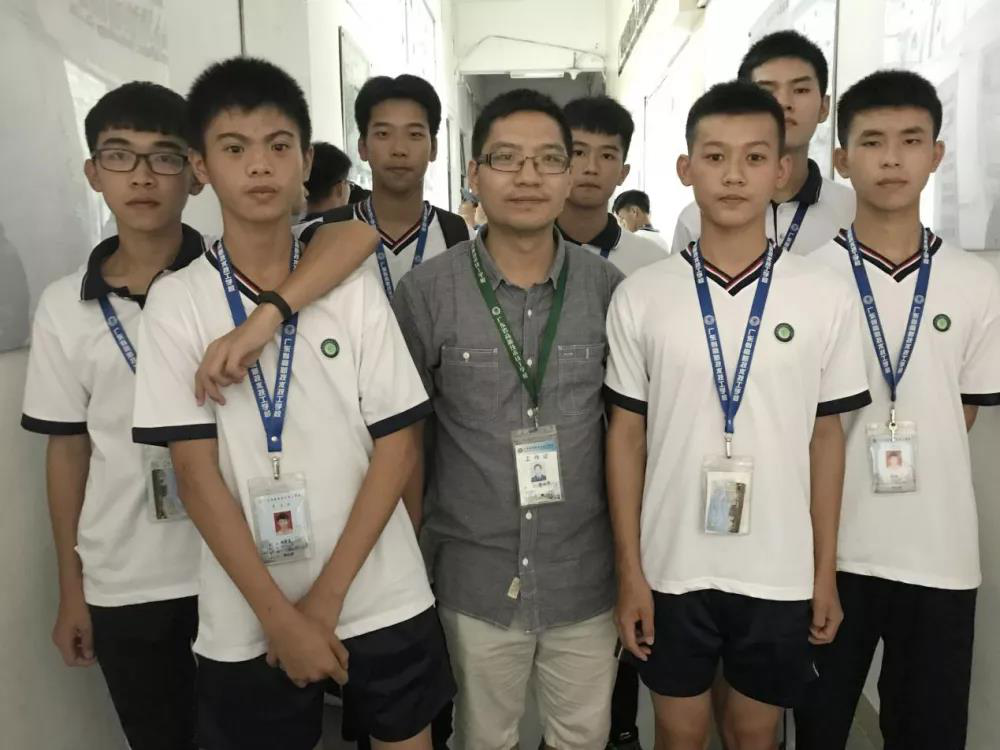 教師風采|陳硯耕：我用我眼翻閱風云，我用我手繪制路標
